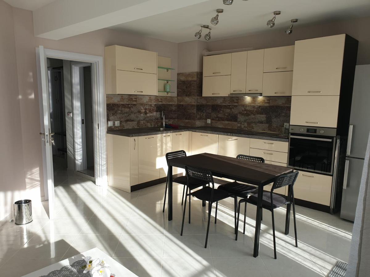 New The Twins Varna Two-Bedroom, Apt 5 At 15 Tsani Ginchev Street, Floor 3 Экстерьер фото