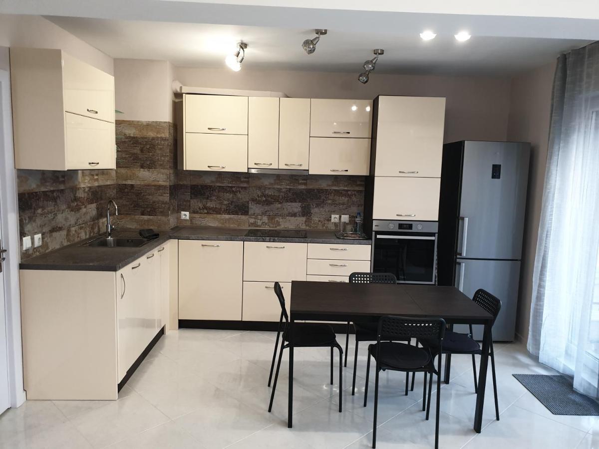 New The Twins Varna Two-Bedroom, Apt 5 At 15 Tsani Ginchev Street, Floor 3 Экстерьер фото
