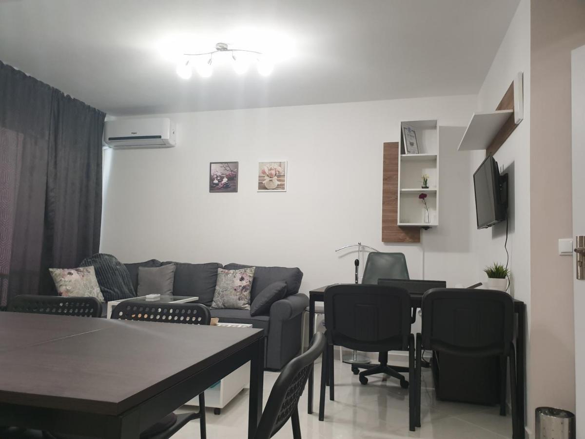 New The Twins Varna Two-Bedroom, Apt 5 At 15 Tsani Ginchev Street, Floor 3 Экстерьер фото