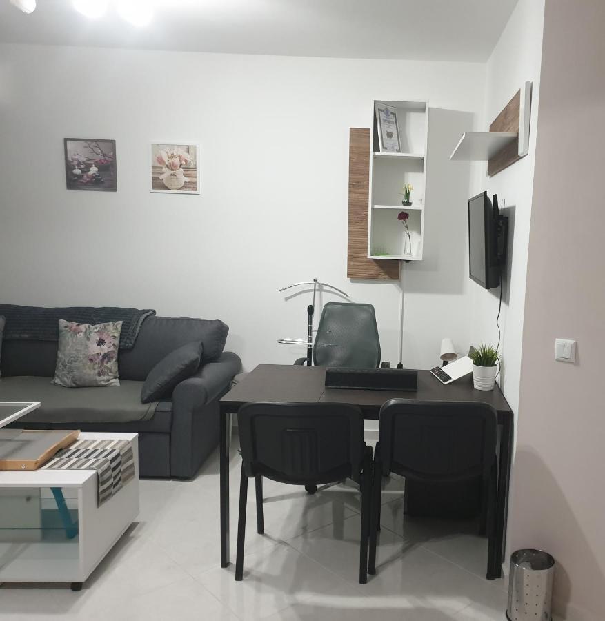 New The Twins Varna Two-Bedroom, Apt 5 At 15 Tsani Ginchev Street, Floor 3 Экстерьер фото
